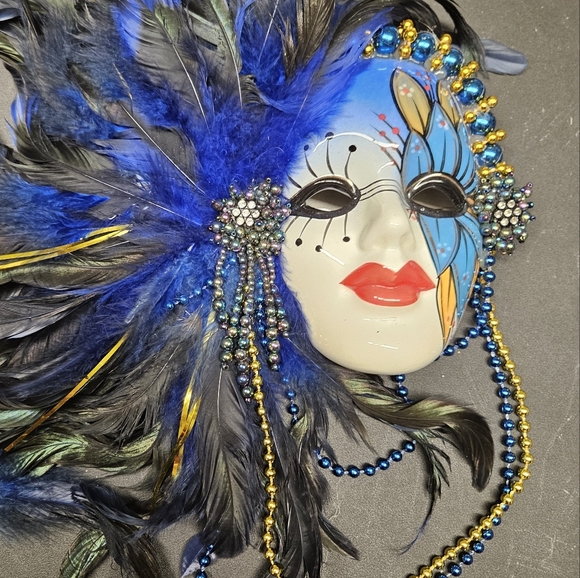 Masquerade Art Ceramic Mask with accent feathers - Picture 2 of 4